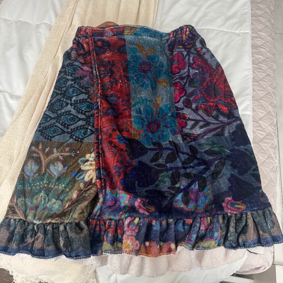 Natural Life Towel Wrap - Picture 3 of 5